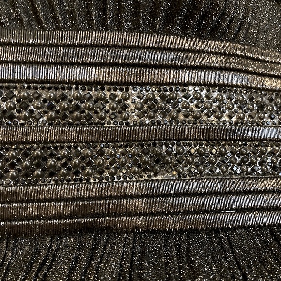 NWT Mac Duggal 30700 Black Shimmering Pleated A-Line Gown  - Sz 10 - Picture 6 of 10